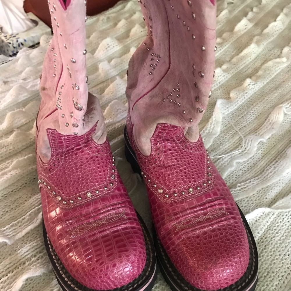 Ariat pink heart cowboy boots